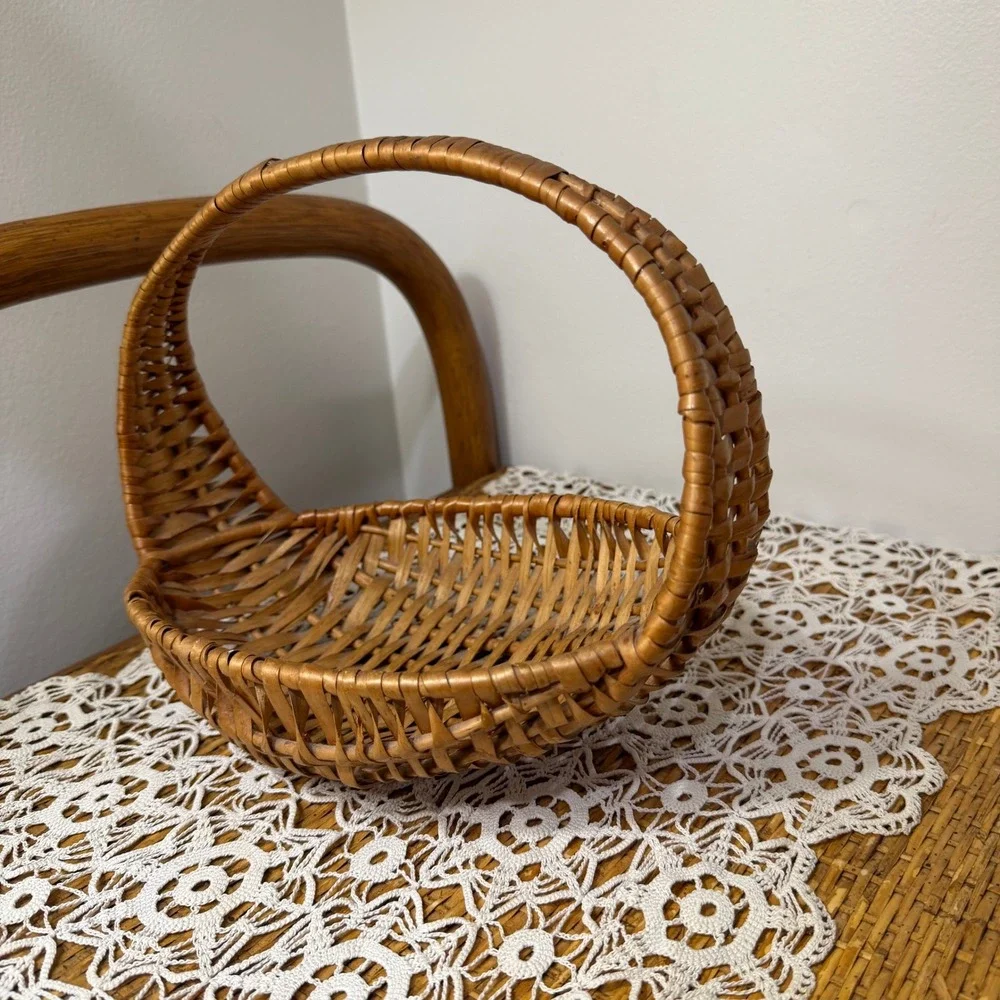 N/A handcrafted wicker